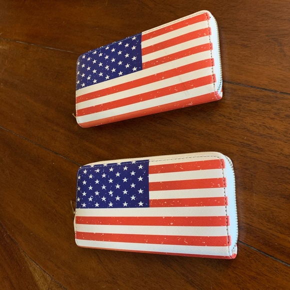 USA Flag Zip Wallet - Picture 2 of 6